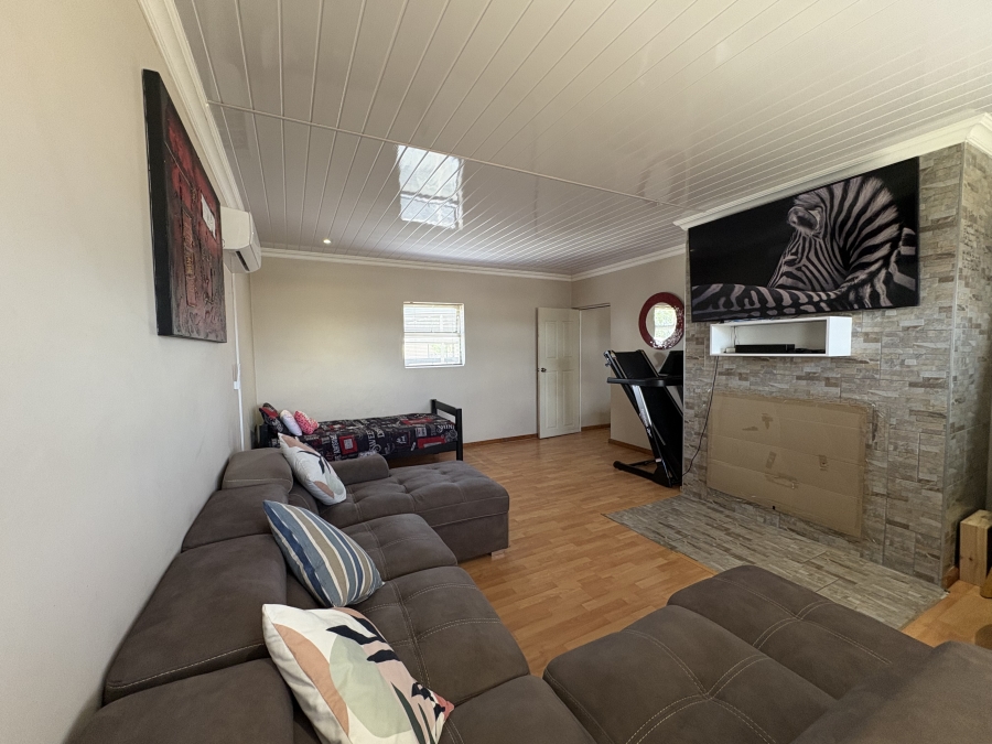 4 Bedroom Property for Sale in Darling Western Cape